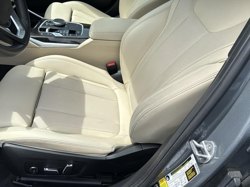 BMW 3-Series 330i xDrive 2024