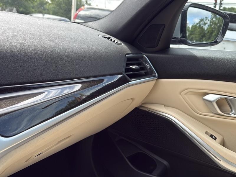 BMW 3-Series 330i xDrive 2024