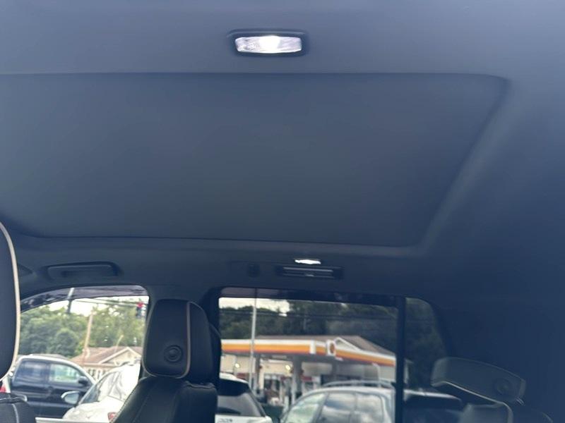 GMC Yukon 4dr 4WD SLT 2022