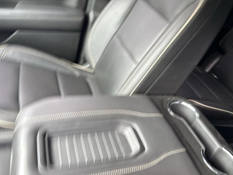 GMC Yukon 4dr 4WD SLT 2022