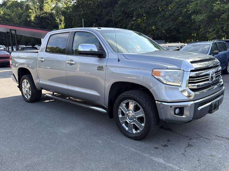 Toyota Tundra Platinum CrewMax 5.7L 4WD 2016