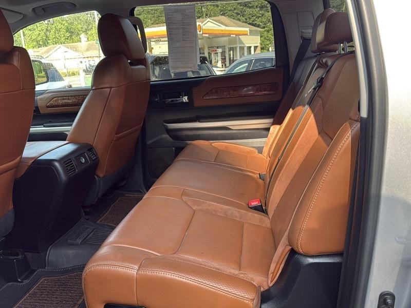 Toyota Tundra Platinum CrewMax 5.7L 4WD 2016