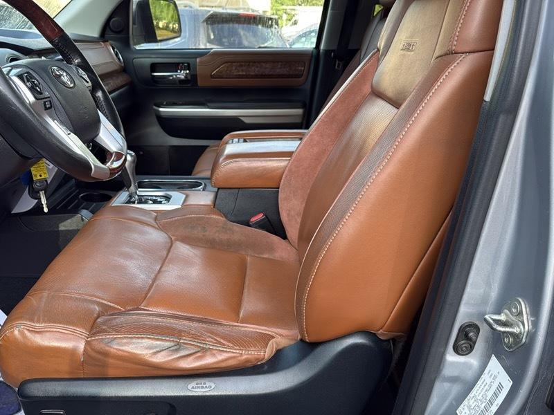 Toyota Tundra Platinum CrewMax 5.7L 4WD 2016