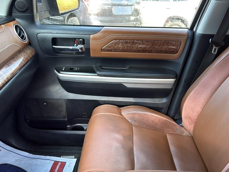 Toyota Tundra Platinum CrewMax 5.7L 4WD 2016