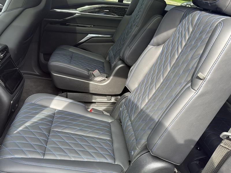 Cadillac Escalade IQ Sport-1 2025