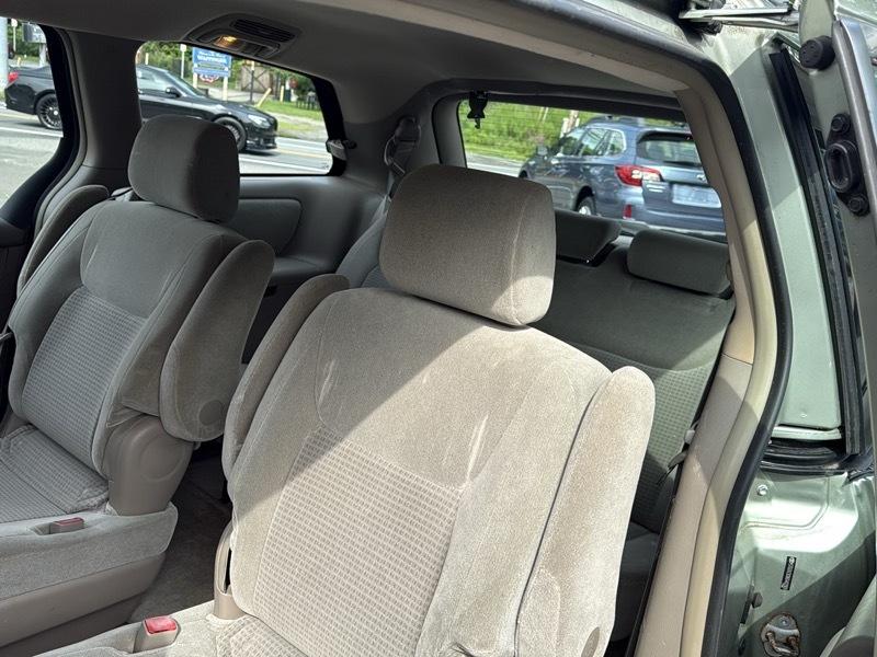 Toyota Sienna 4dr CE 7-Passenger 2006