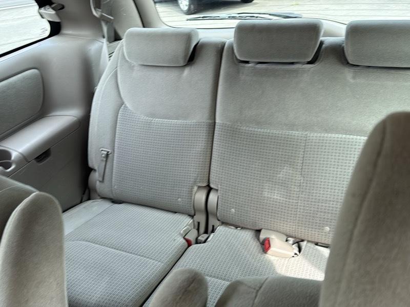 Toyota Sienna 4dr CE 7-Passenger 2006