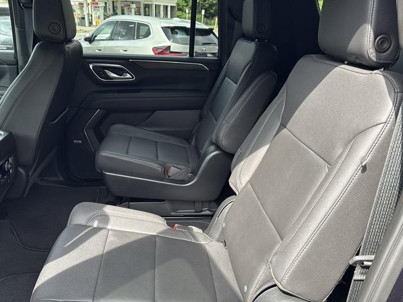 Chevrolet Suburban LT 4WD 2023