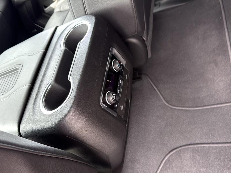 Chevrolet Suburban LT 4WD 2023