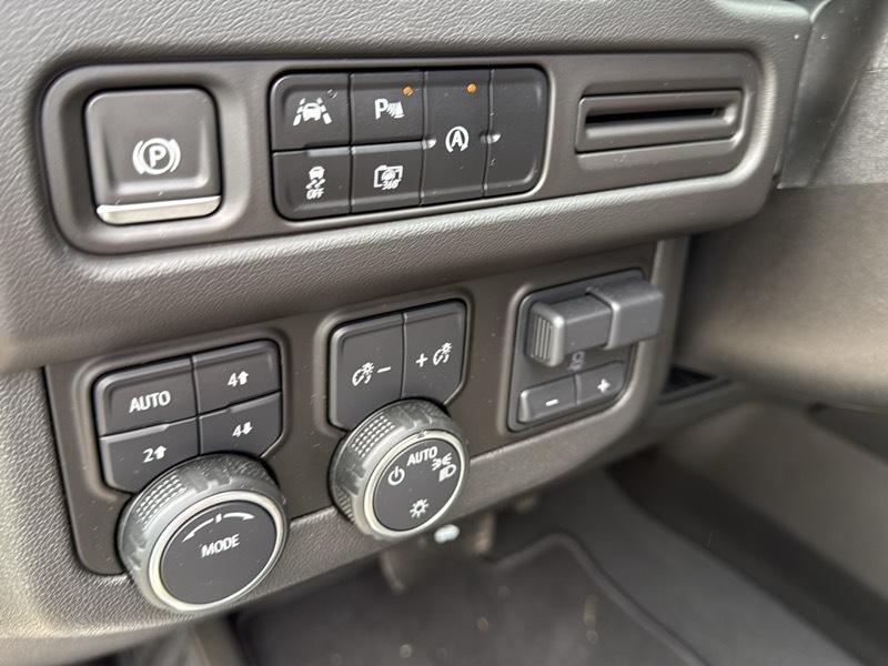 Chevrolet Suburban LT 4WD 2023