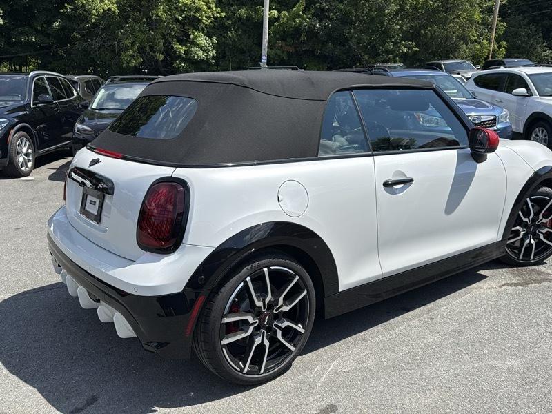 MINI Cooper JCW Signature Convertible 2025