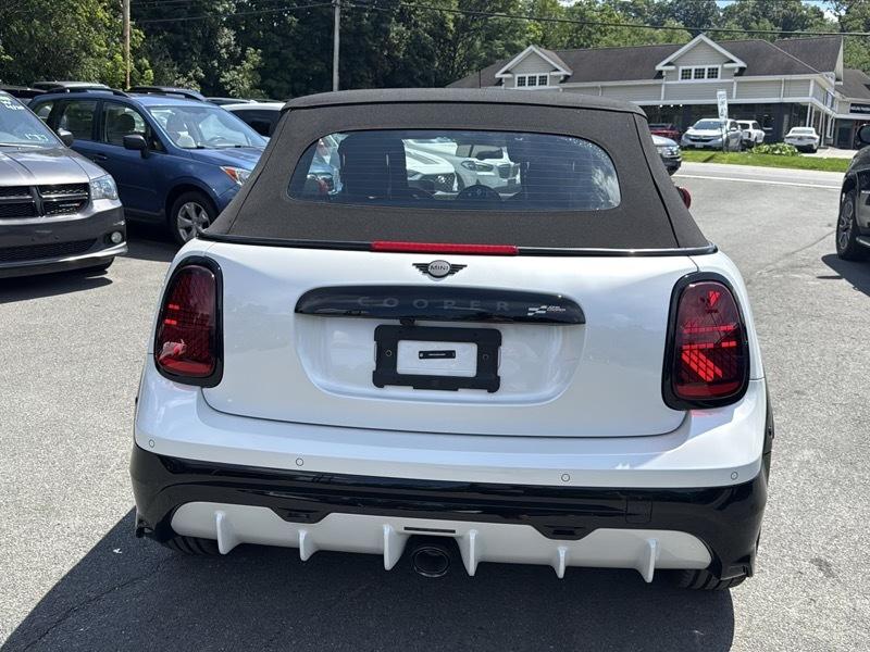 MINI Cooper JCW Signature Convertible 2025