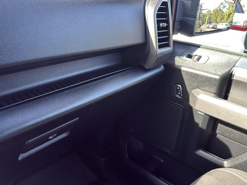 Ford F-150 4WD SuperCrew 145" XLT 2017