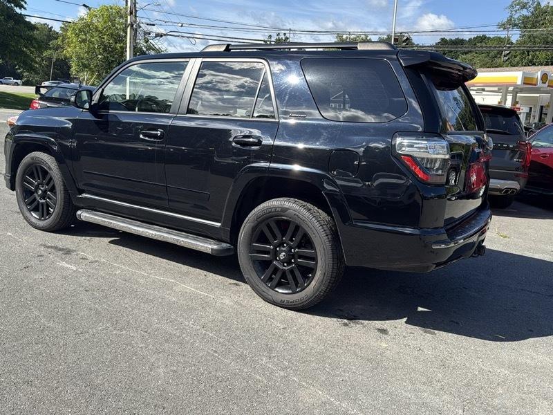 Toyota 4Runner Nightshade 4WD 2021