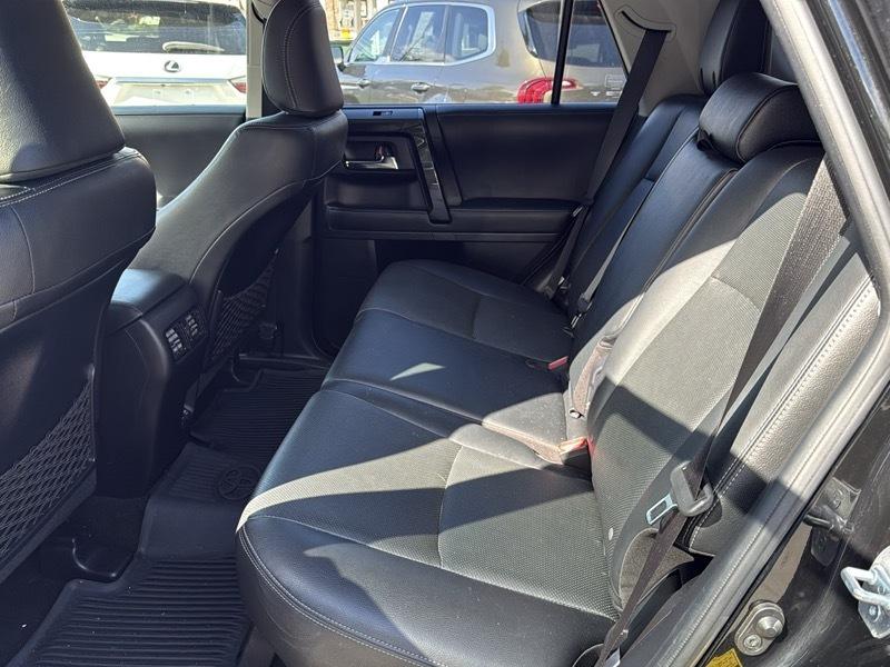 Toyota 4Runner Nightshade 4WD 2021