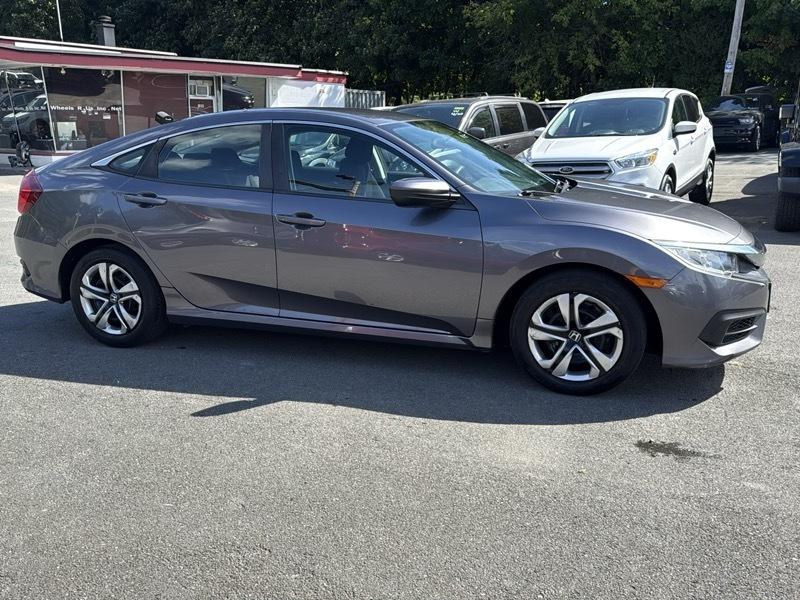 Honda Civic 4dr Sdn LX Auto 2017