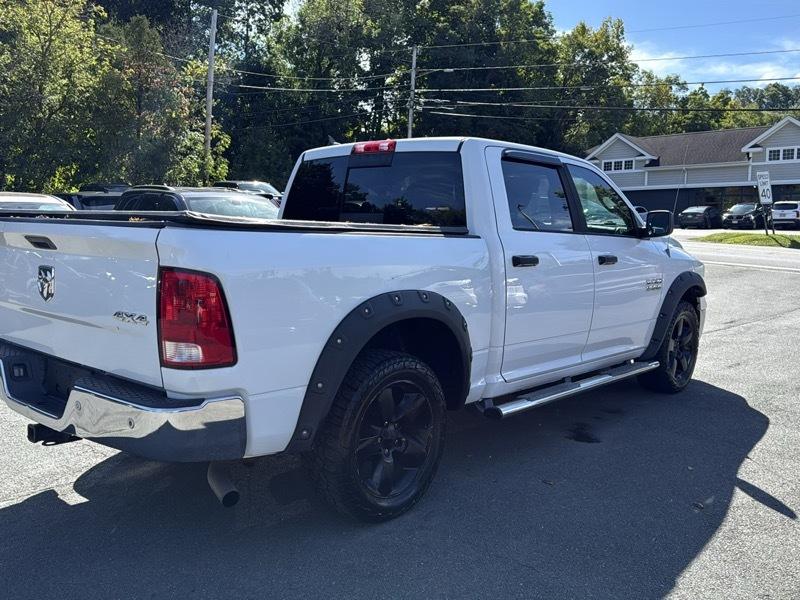 RAM 1500 4WD Crew Cab 140.5" Big Horn 2014