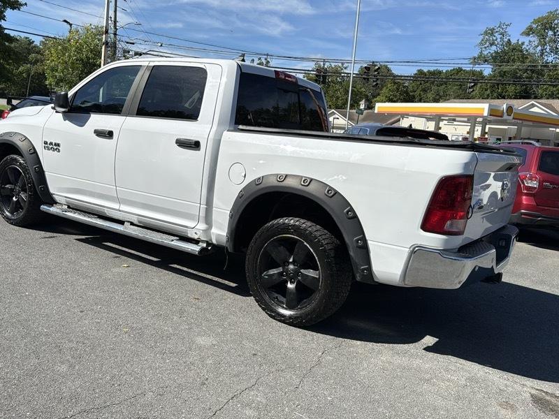RAM 1500 4WD Crew Cab 140.5" Big Horn 2014