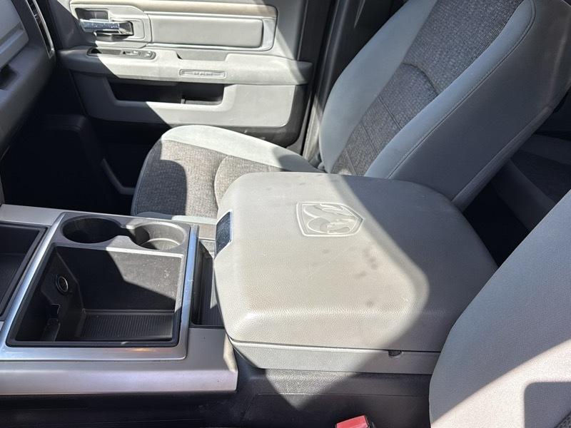 RAM 1500 4WD Crew Cab 140.5" Big Horn 2014
