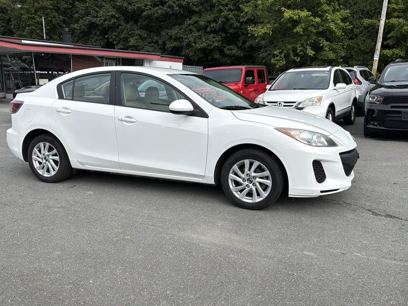 Mazda MAZDA3 i Touring AT 4-Door 2013