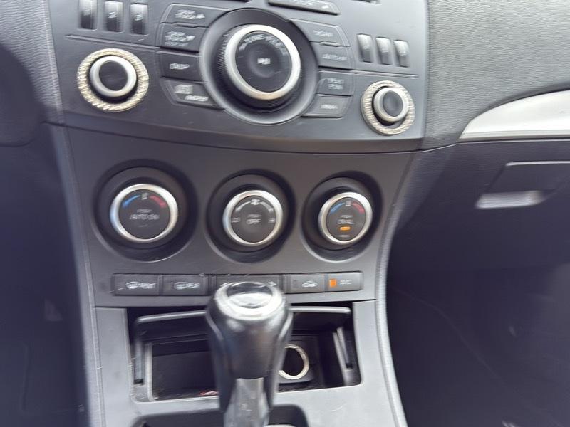 Mazda MAZDA3 i Touring AT 4-Door 2013