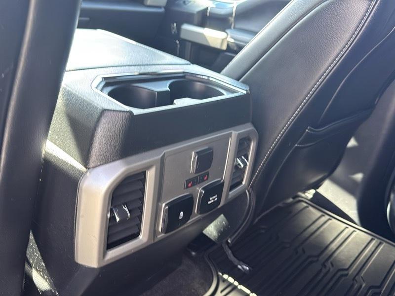 Ford F-150 4WD SuperCrew 150" Lariat 2020