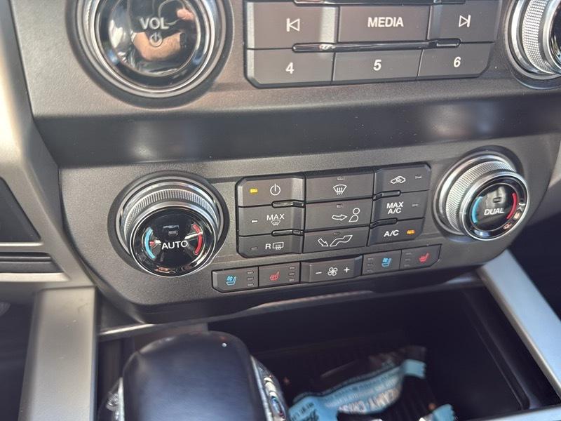 Ford F-150 4WD SuperCrew 150" Lariat 2020