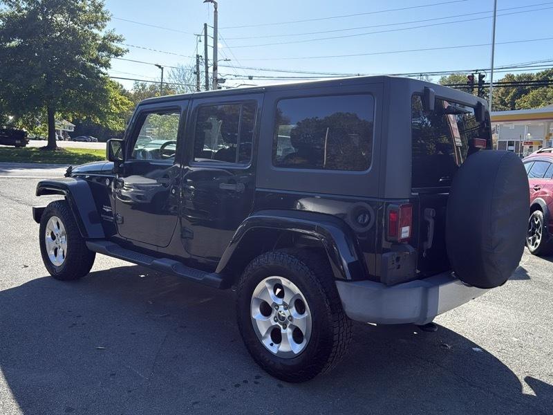 Jeep Wrangler Unlimited Sahara 4WD 2013