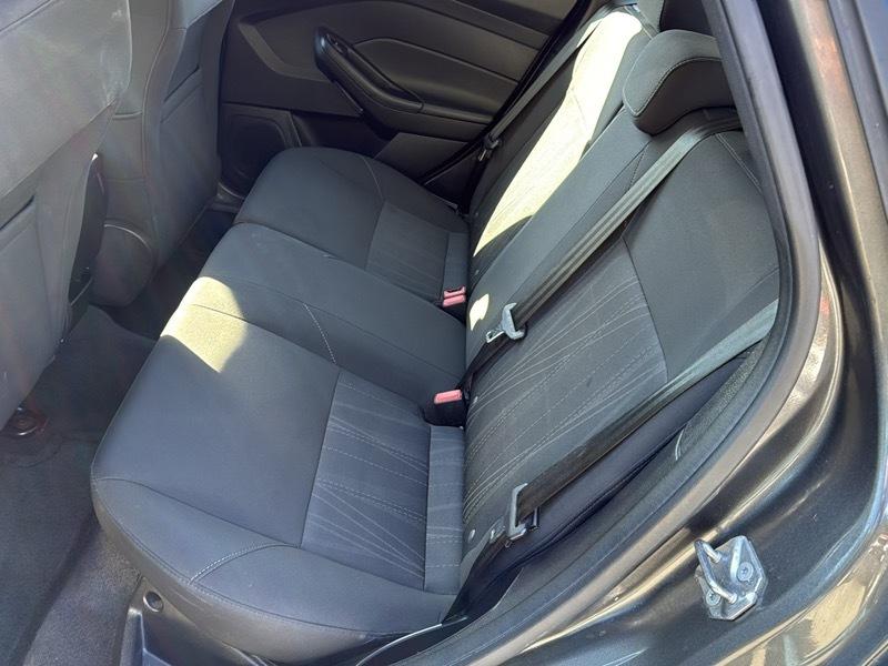 Ford Focus SE Hatch 2015