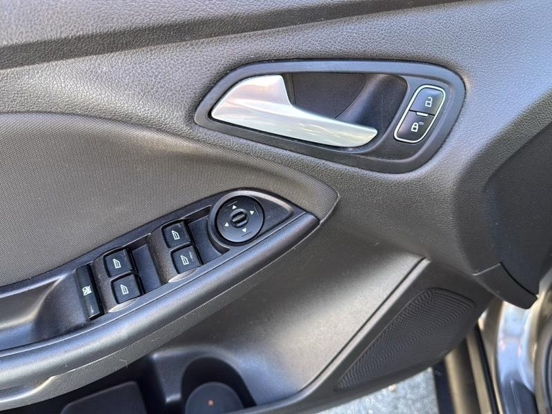 Ford Focus SE Hatch 2015