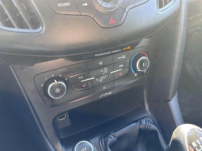Ford Focus SE Hatch 2015