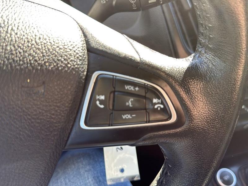 Ford Focus SE Hatch 2015
