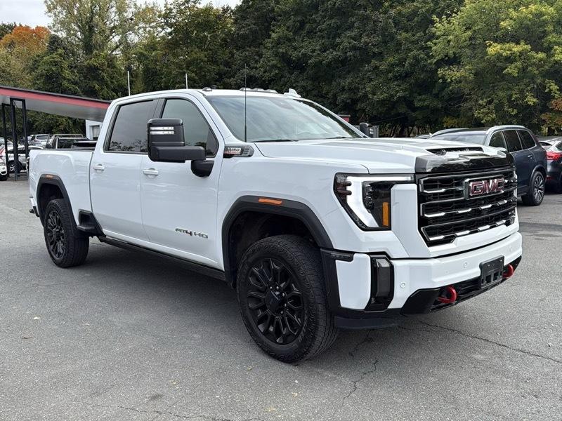 GMC Sierra 2500HD AT4 Crew Cab 4WD 2024