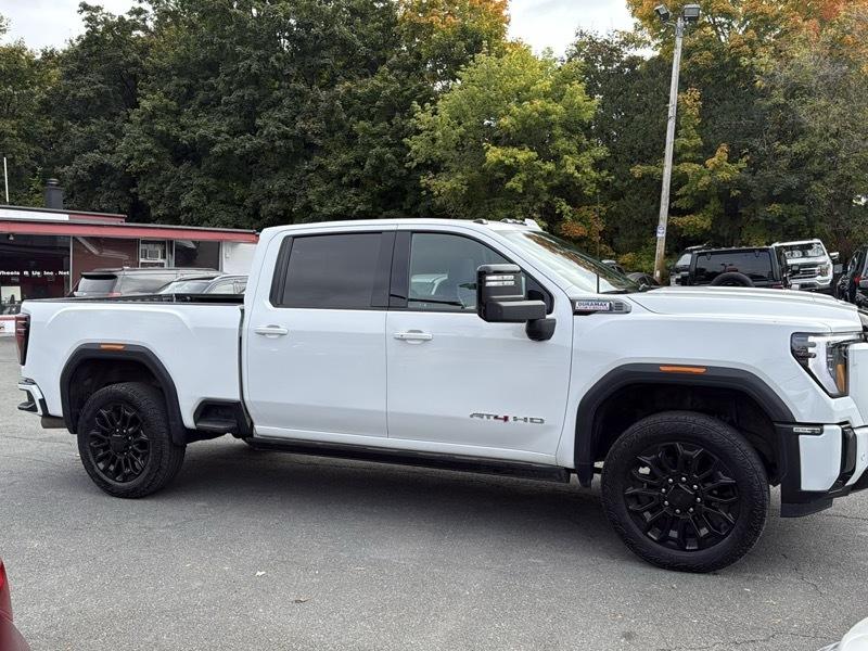 GMC Sierra 2500HD AT4 Crew Cab 4WD 2024