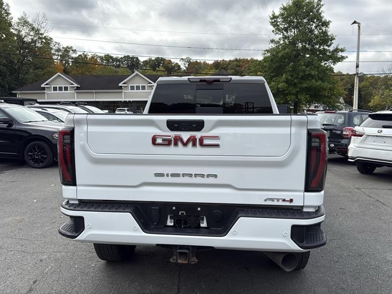 GMC Sierra 2500HD AT4 Crew Cab 4WD 2024
