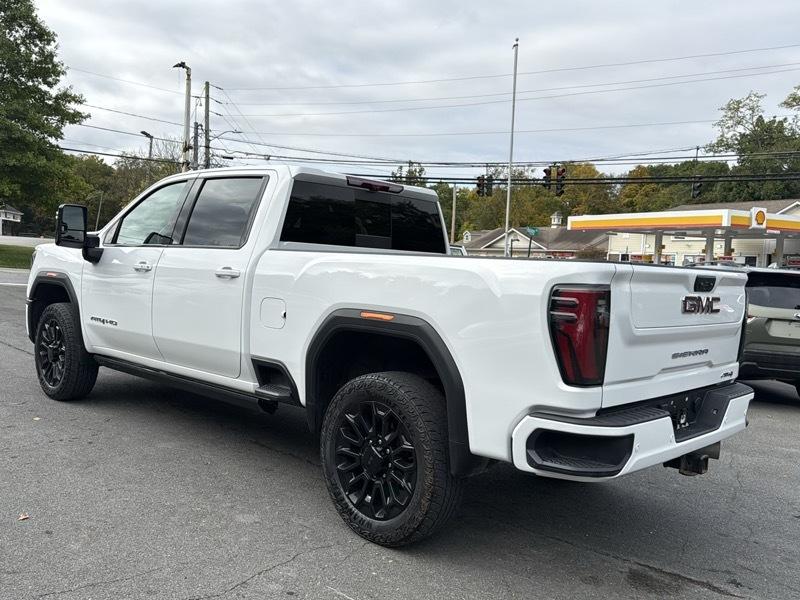 GMC Sierra 2500HD AT4 Crew Cab 4WD 2024