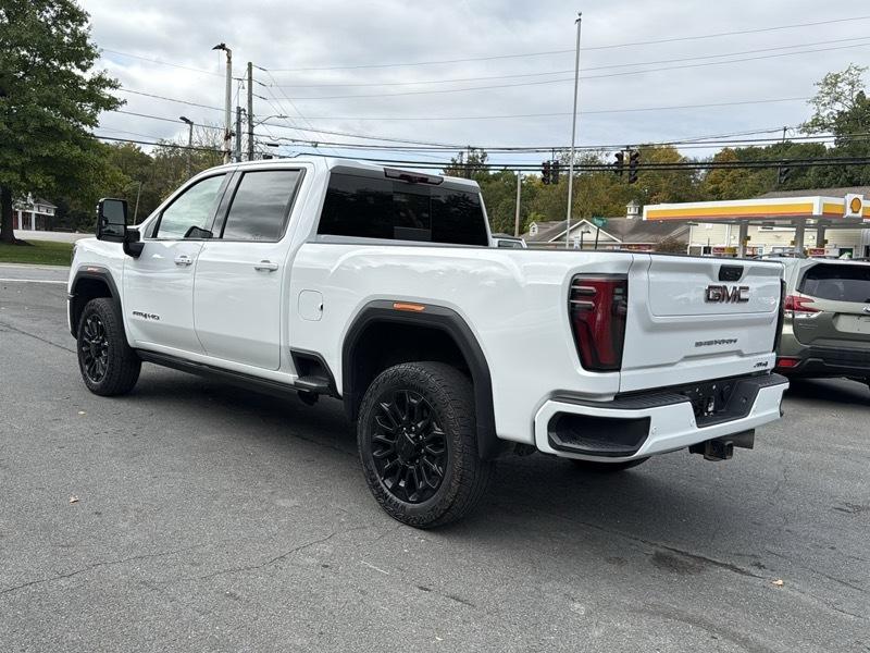 GMC Sierra 2500HD AT4 Crew Cab 4WD 2024