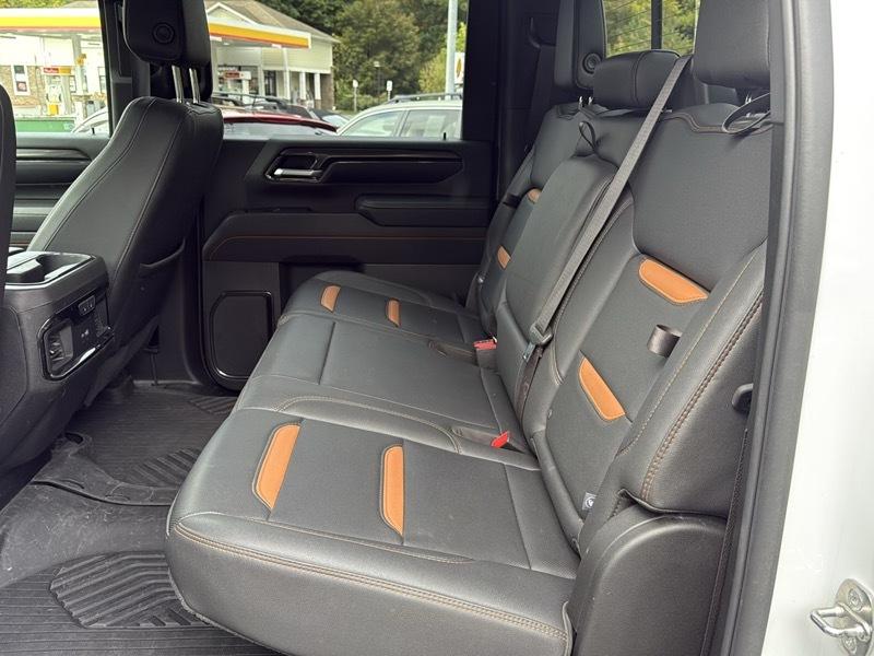 GMC Sierra 2500HD AT4 Crew Cab 4WD 2024