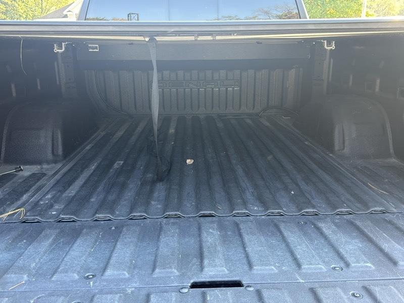 GMC Sierra 1500 Denali Ultimate Crew Cab 4WD 2024