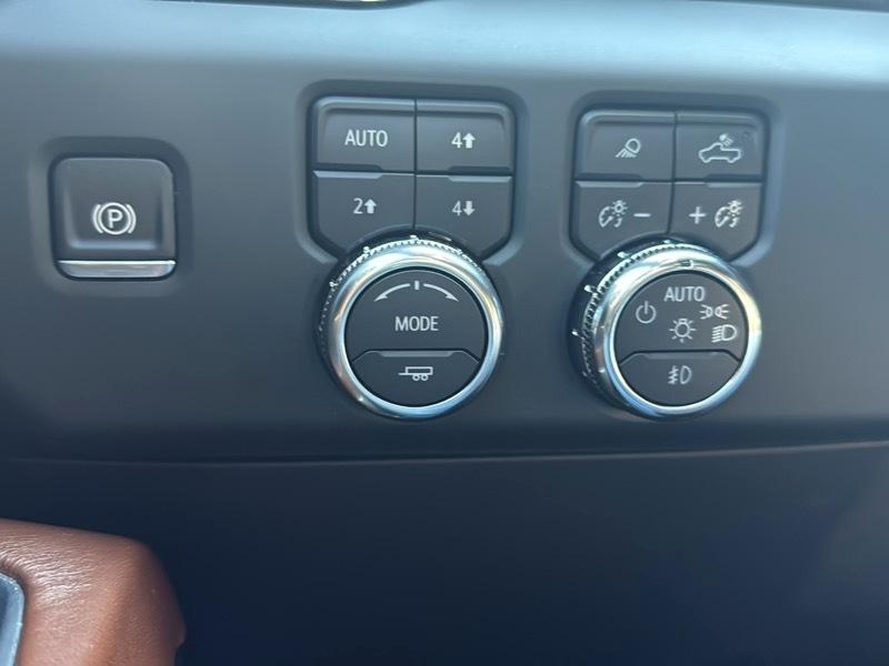 GMC Sierra 1500 Denali Ultimate Crew Cab 4WD 2024