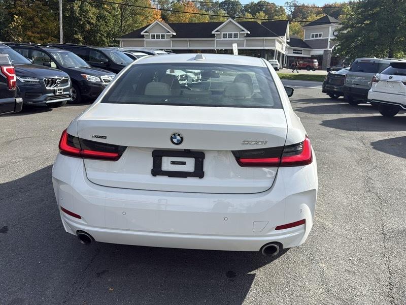 BMW 3-Series 330i xDrive 2023