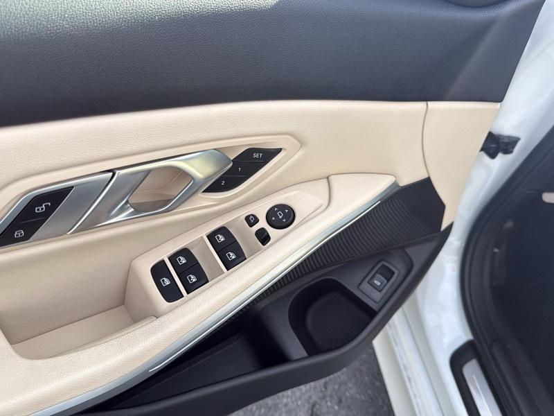 BMW 3-Series 330i xDrive 2023