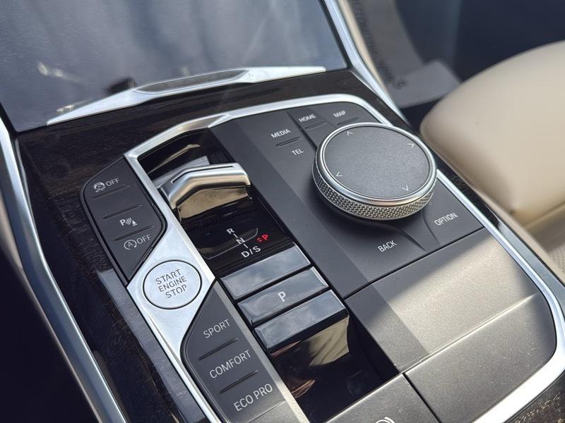 BMW 3-Series 330i xDrive 2023