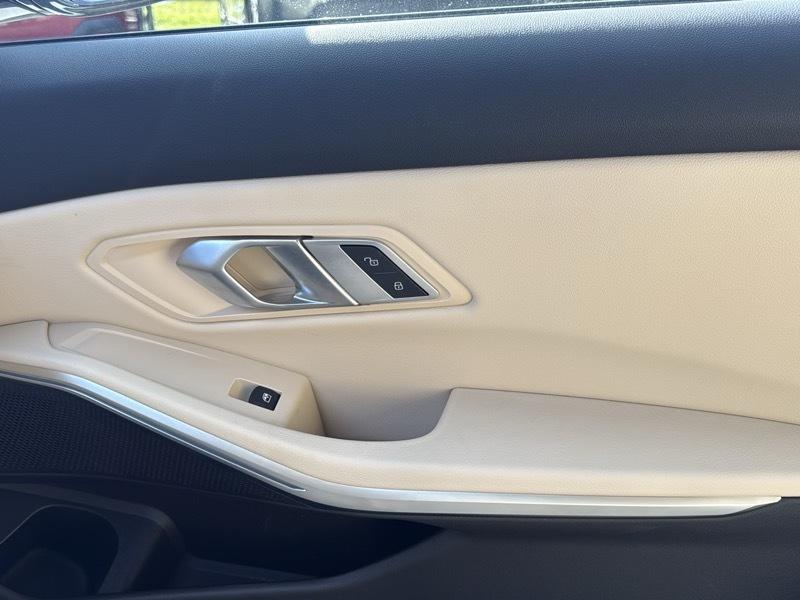 BMW 3-Series 330i xDrive 2023