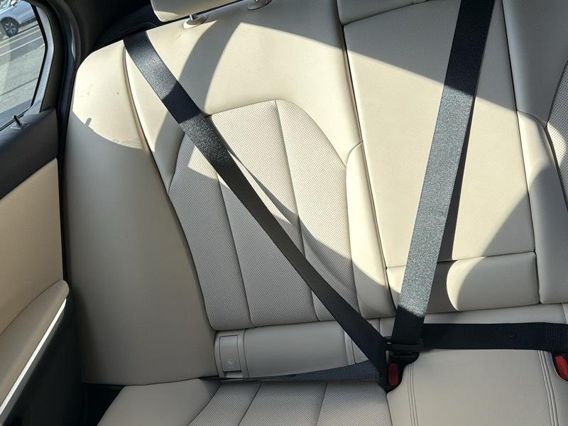 BMW 3-Series 330i xDrive 2023