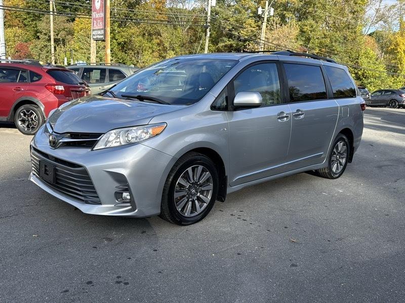 Toyota Sienna XLE 7-Passenger AWD 2020