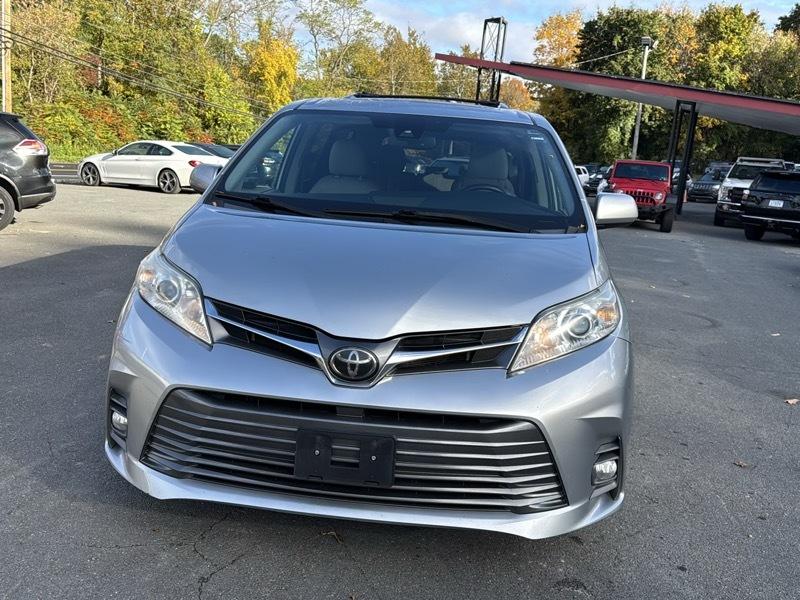 Toyota Sienna XLE 7-Passenger AWD 2020