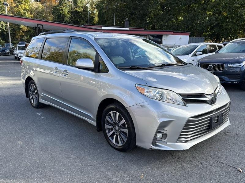 Toyota Sienna XLE 7-Passenger AWD 2020