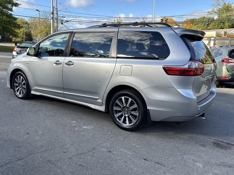 Toyota Sienna XLE 7-Passenger AWD 2020
