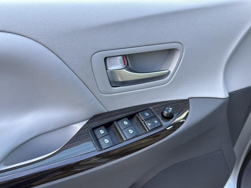 Toyota Sienna XLE 7-Passenger AWD 2020